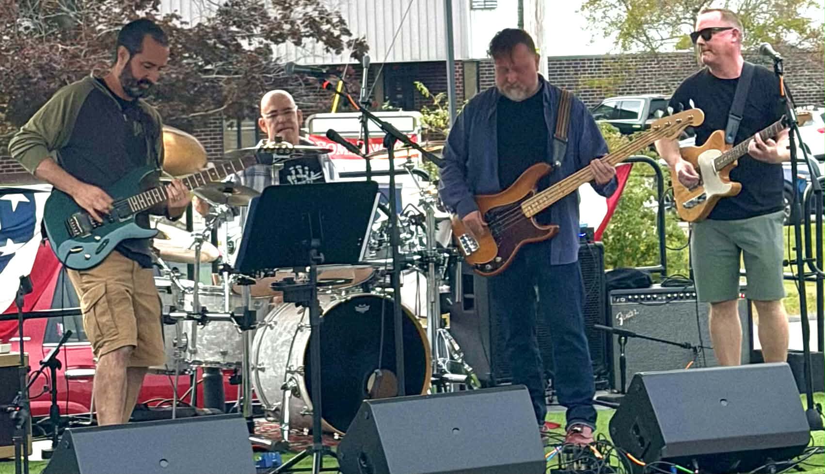 Dead End Men performing at Black Hat Brew Works